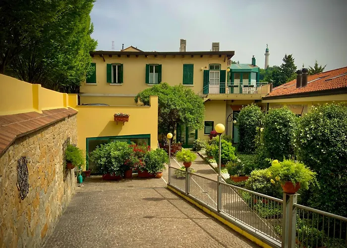 Le Residenze Dei Serravallo
